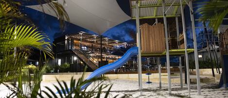 Children’s play area – outdoor