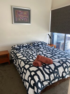 Standard Suite, 2 Bedrooms, Non Smoking, Kitchenette (Apartment) | Desk, laptop workspace, soundproofing, iron/ironing board - Black Rock Inn (Blackwater)
