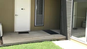 Standard-huone, tupakointi kielletty, keittotila (Queen Disabled) | Terassi/patio