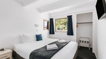 Familie appartement, 2 slaapkamers (Aircon) | 2 slaapkamers, een strijkplank/strijkijzer, gratis wifi, beddengoed