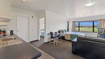 Appartement Premium, 2 grands lits | Bureau, fer et planche à repasser, lits bébé (gratuits), Wi-Fi gratuit