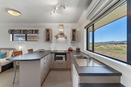 Luxury Spa Studio | Private kitchen | Mini-fridge, microwave, stovetop, coffee/tea maker