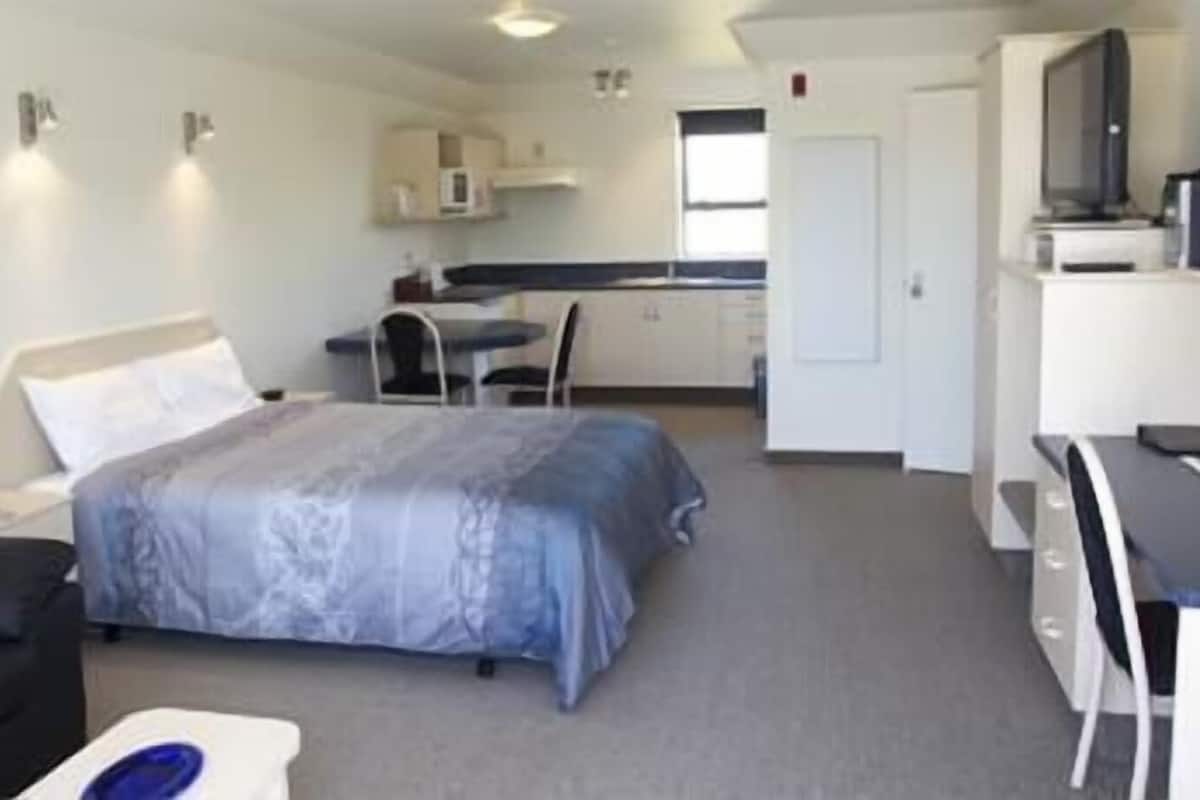 Työpöytä, silitysrauta/-lauta, ilmaiset vauvansängyt, ilmainen Wi-Fi