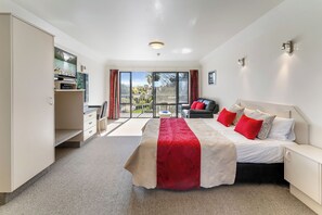 行政開放式客房 | 書桌、熨斗/熨衫板、免費嬰兒床、免費 Wi-Fi