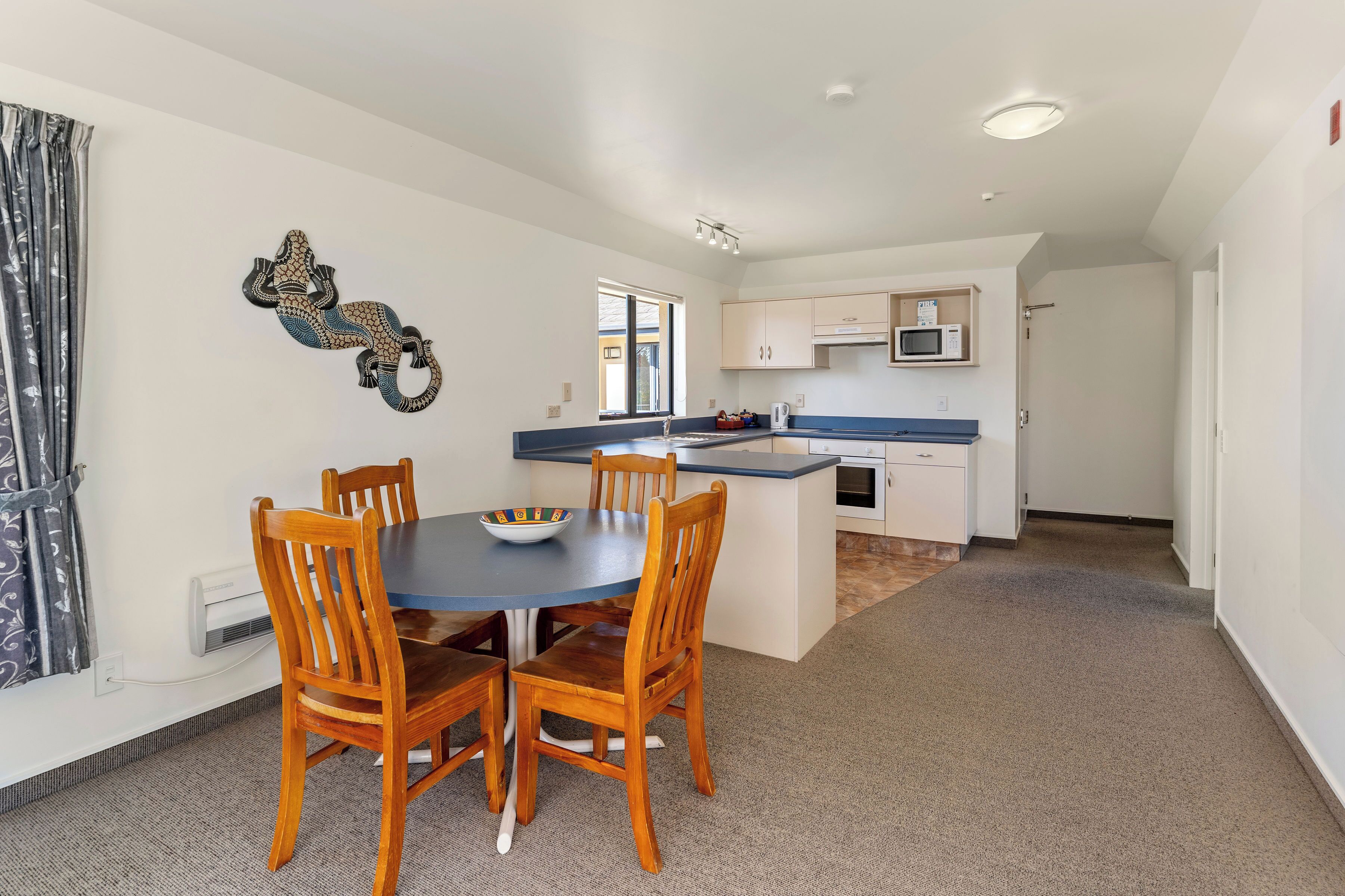 Appartement, 2 chambres | Cuisine privée | Mini réfrigérateur, micro-ondes, plaque de cuisson, cafetière/bouilloire