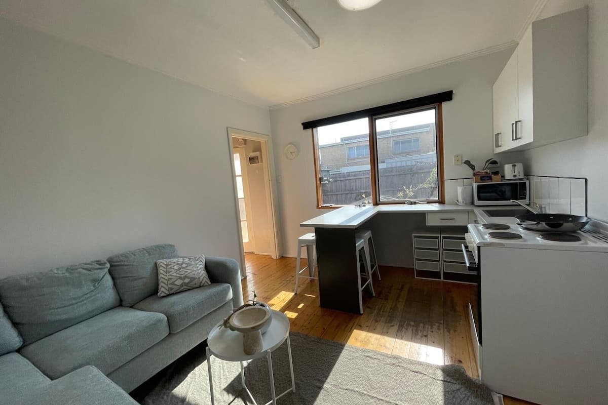 junior apartment, 1 bedroom, ground floor | living area