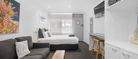 Iron/ironing board, free WiFi, bed sheets