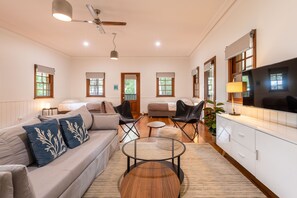 Ferienhaus (Callala) | Wohnbereich | Flachbildfernseher