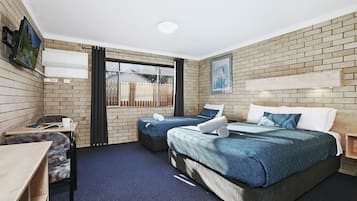 Standard Suite, 1 Bedroom, Non Smoking (Twin Motel Room) | Desk, iron/ironing board, free WiFi, bed sheets
