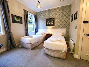 Chambre Deluxe Double ou avec lits jumeaux, 1 chambre, salle de bains attenante, vue jardin | 1 chambre, literie de qualité supérieure, couette en duvet d'oie