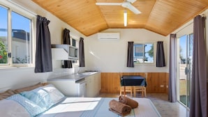 Premium bedding, WiFi (free), bed sheets