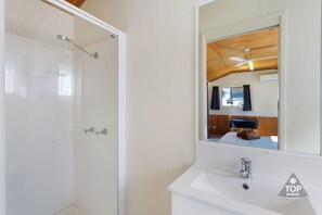 Standaard studio suite, niet-roken, kitchenette (Harbour View Villa) | Luxe beddengoed, gratis wifi, beddengoed
