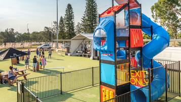 Children’s play area – outdoor