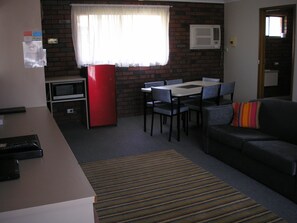 Familienzimmer, Mehrere Betten, Nichtraucher, Kochnische | Wohnbereich