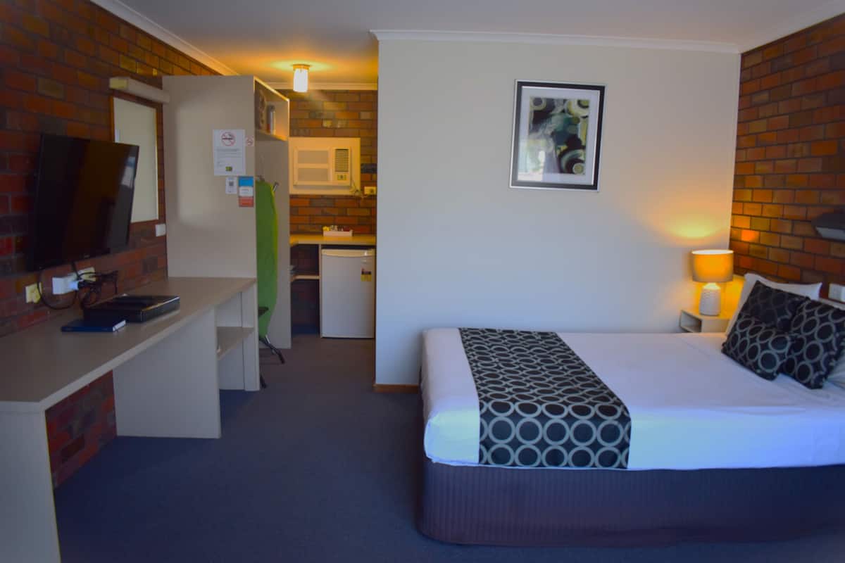 Standard Room | Down comforters, free minibar, individually furnished, desk