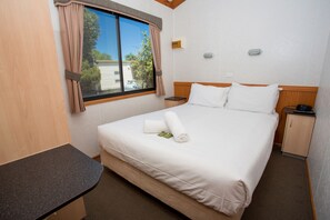 Two Bedroom Deluxe Cabin | Soundproofing, iron/ironing board, cribs/infant beds, bed sheets - Big4 Shepparton Park Lane (Kialla)