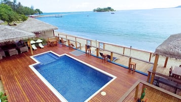 Outdoor pool, pool loungers