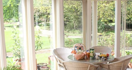 Lakeside Cottage