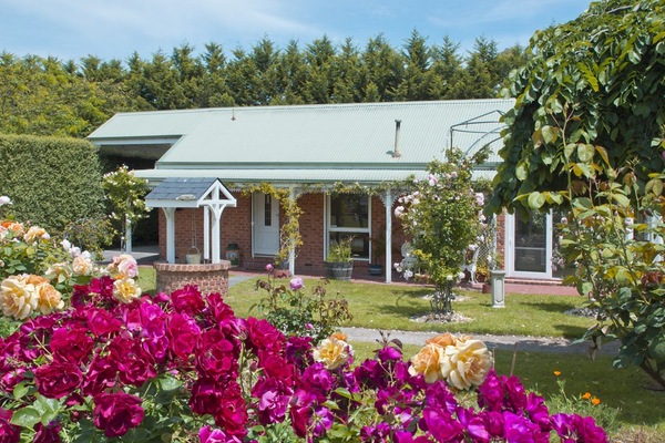 Honeymoon Cottage, Non Smoking, Kitchen (Lakeside Cottage) | View from room