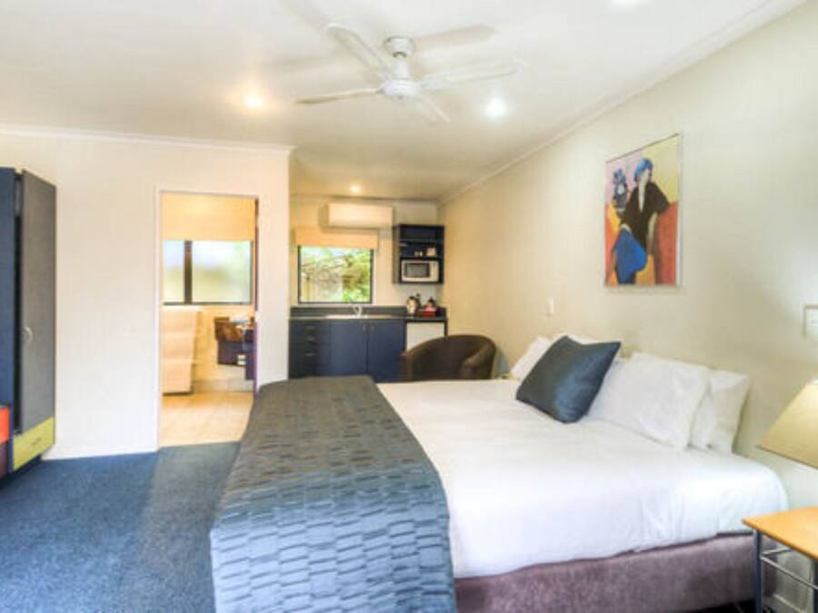 Soundproofing, iron/ironing board, free WiFi, bed sheets