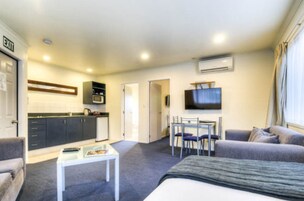 Standard Suite, 1 Bedroom | Soundproofing, iron/ironing board, free WiFi, bed sheets