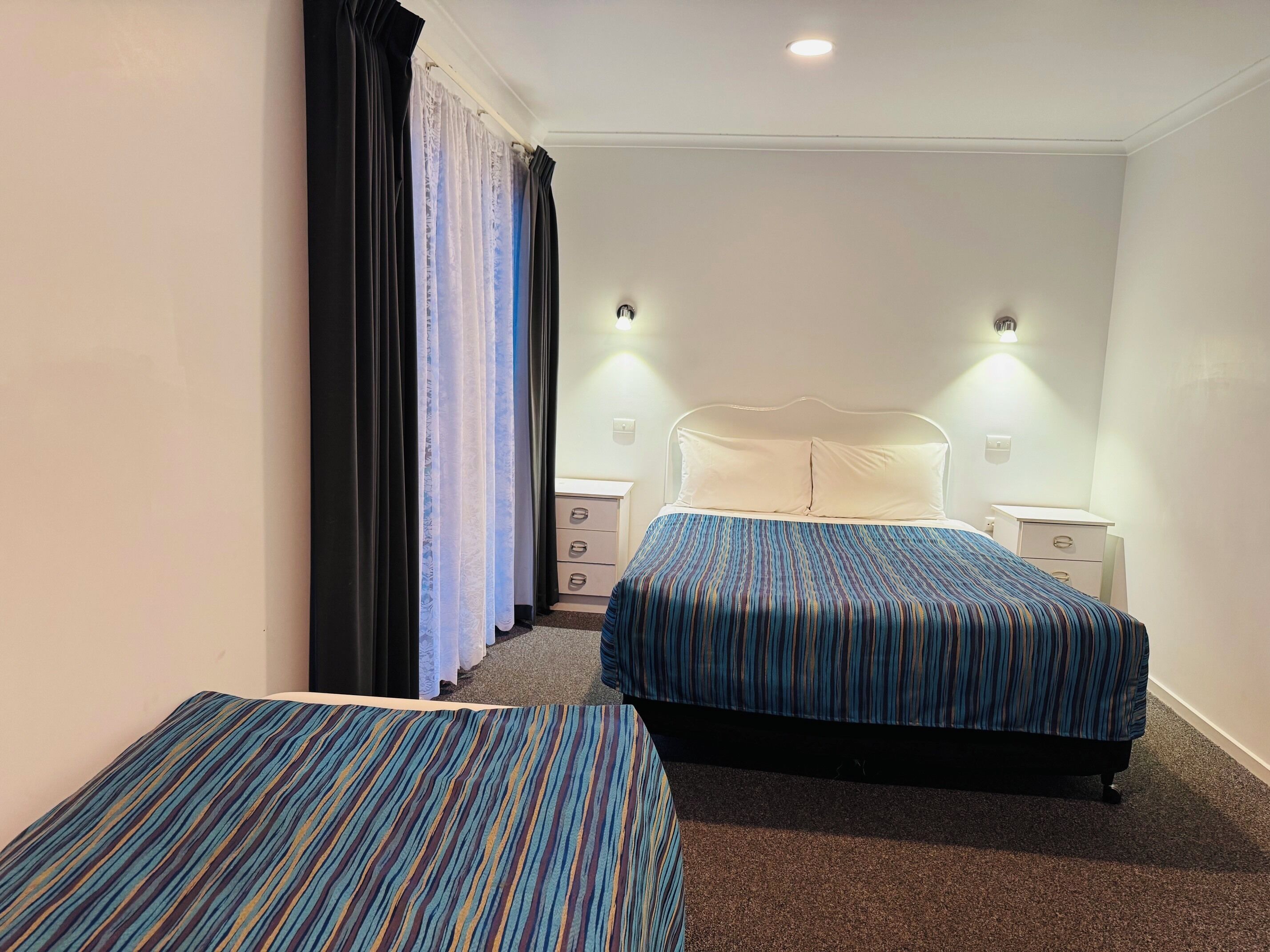 Family Room, Non Smoking (Family room) | Iron/ironing board, free WiFi, bed sheets