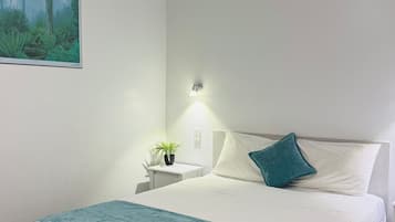 Standard Suite, 1 Bedroom, Non Smoking (Standard Queen Room) | Iron/ironing board, free WiFi, bed sheets