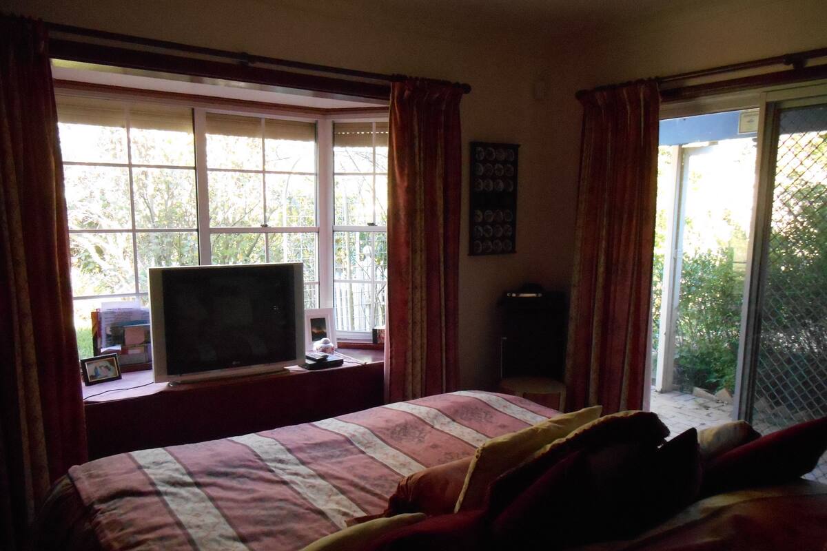 Armstrong Suite