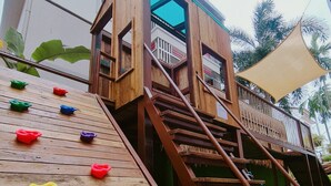 منطقة لعب الأطفال - خارجية