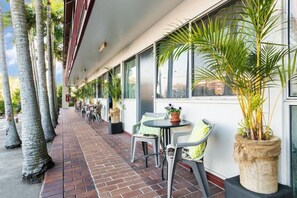 Outdoor dining - Riverview Motel Brisbane (Brisbane)
