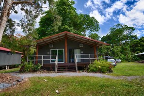 Ensuite Room (2 - King) | Living area - PKs Jungle Village - Hostel (Cape Tribulation)