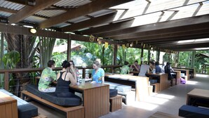 Dining - PKs Jungle Village - Hostel (Cape Tribulation)