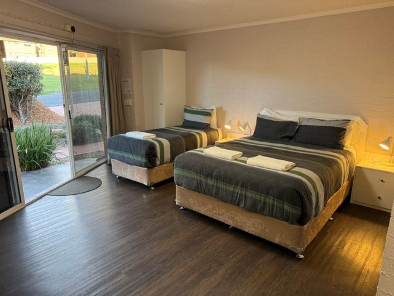 Premium Twin Room | Premium bedding, pillowtop beds, desk, free WiFi