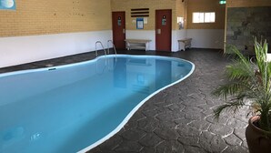 屋内プール