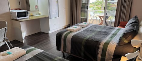 Upstairs Motel/Twin | Private kitchenette | Fridge