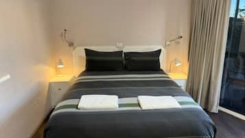 Premium Twin Room | Premium bedding, pillowtop beds, desk, free WiFi