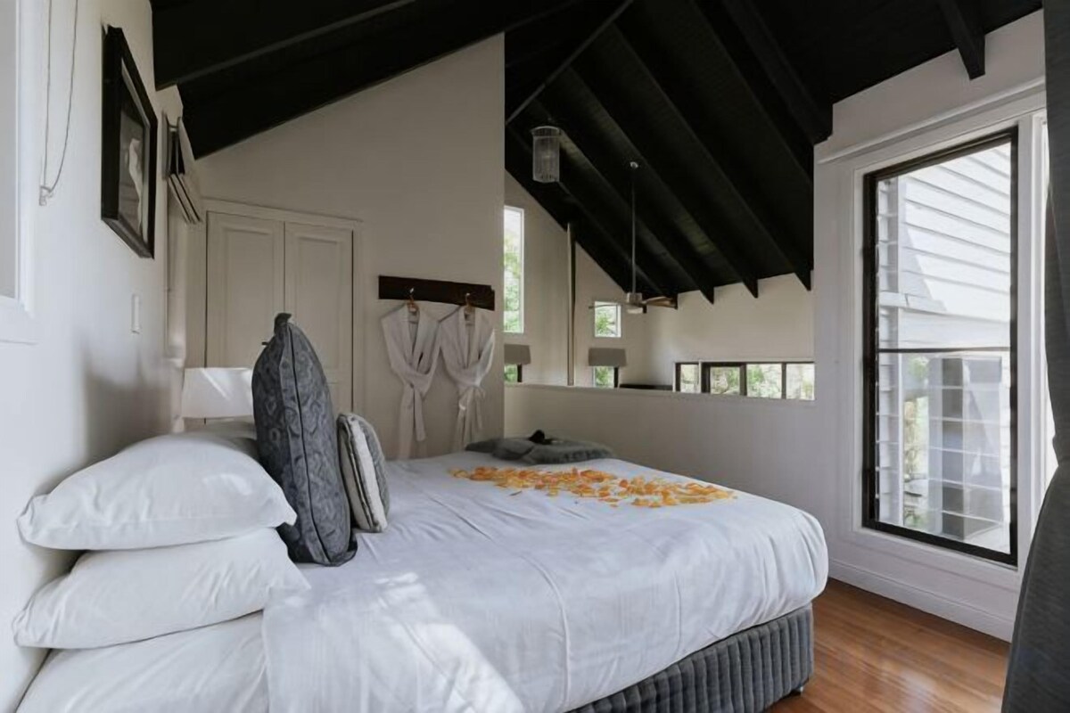 Hochwertige Bettwaren, Pillowtop-Betten, Bügeleisen/Bügelbrett