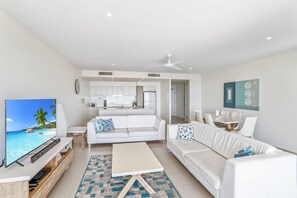 TV, DVD player - Rainbow Sea Resort (Rainbow Beach)