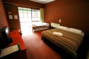 Bed sheets - Harrietville Snowline Hotel (Harrietville)