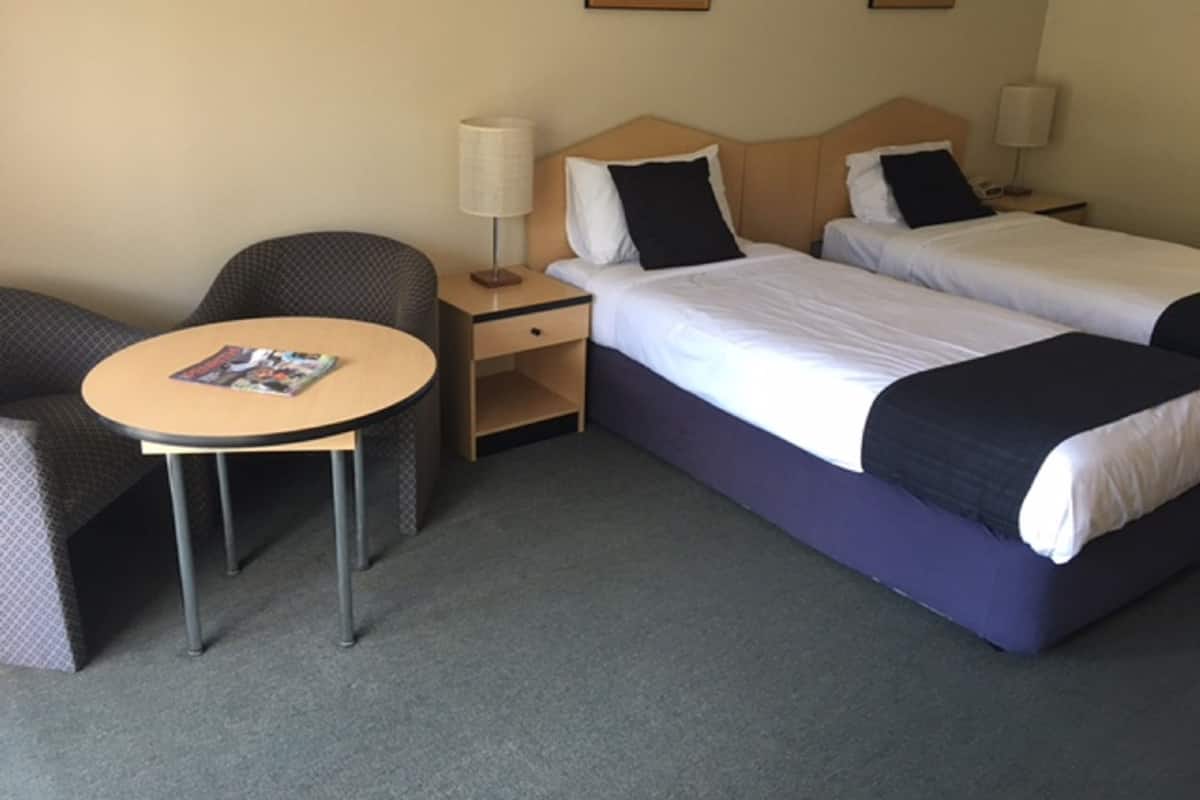 Minibar, desk, iron/ironing board, free WiFi