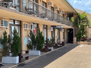 Front of property - Tweed Harbour Motor Inn (Tweed Heads)