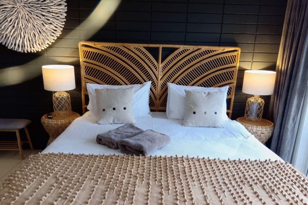 Waterfront Spa Studio | 1 bedroom, Egyptian cotton sheets, premium bedding, down duvets