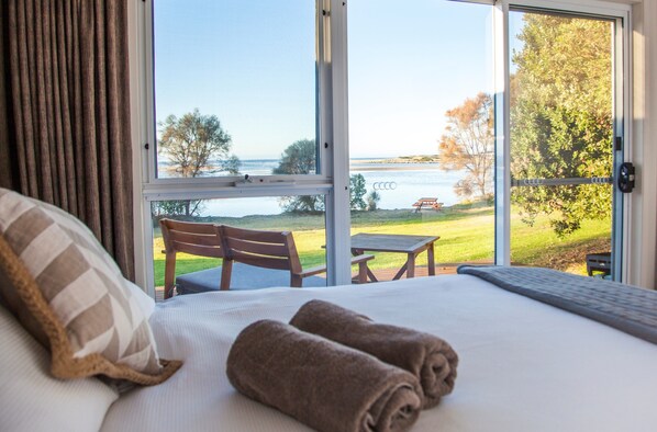 Monolocale, 1 letto king (WATERFRONT KING STUDIO (Adults Only)) | Biancheria in cotone egiziano, biancheria da letto di alta qualità