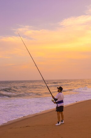 1 bedroom, premium bedding, down comforters, iron/ironing board - Serenity on Magnetic (Picnic Bay)