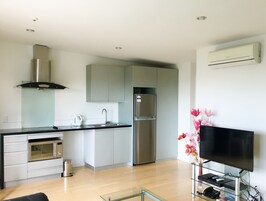 Televisión LCD 32 pulgadas con canales de televisión por cable