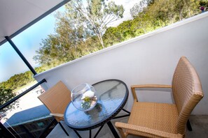 Habitación familiar (First Floor) | Balcón