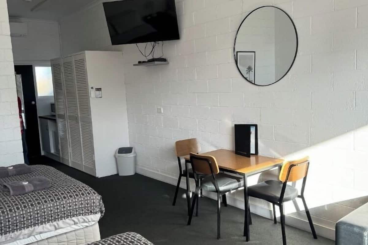 queen 2 singles room | blackout curtains, iron/ironing board, free cots/infant beds, free wifi