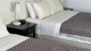 Queen 2 Singles Room