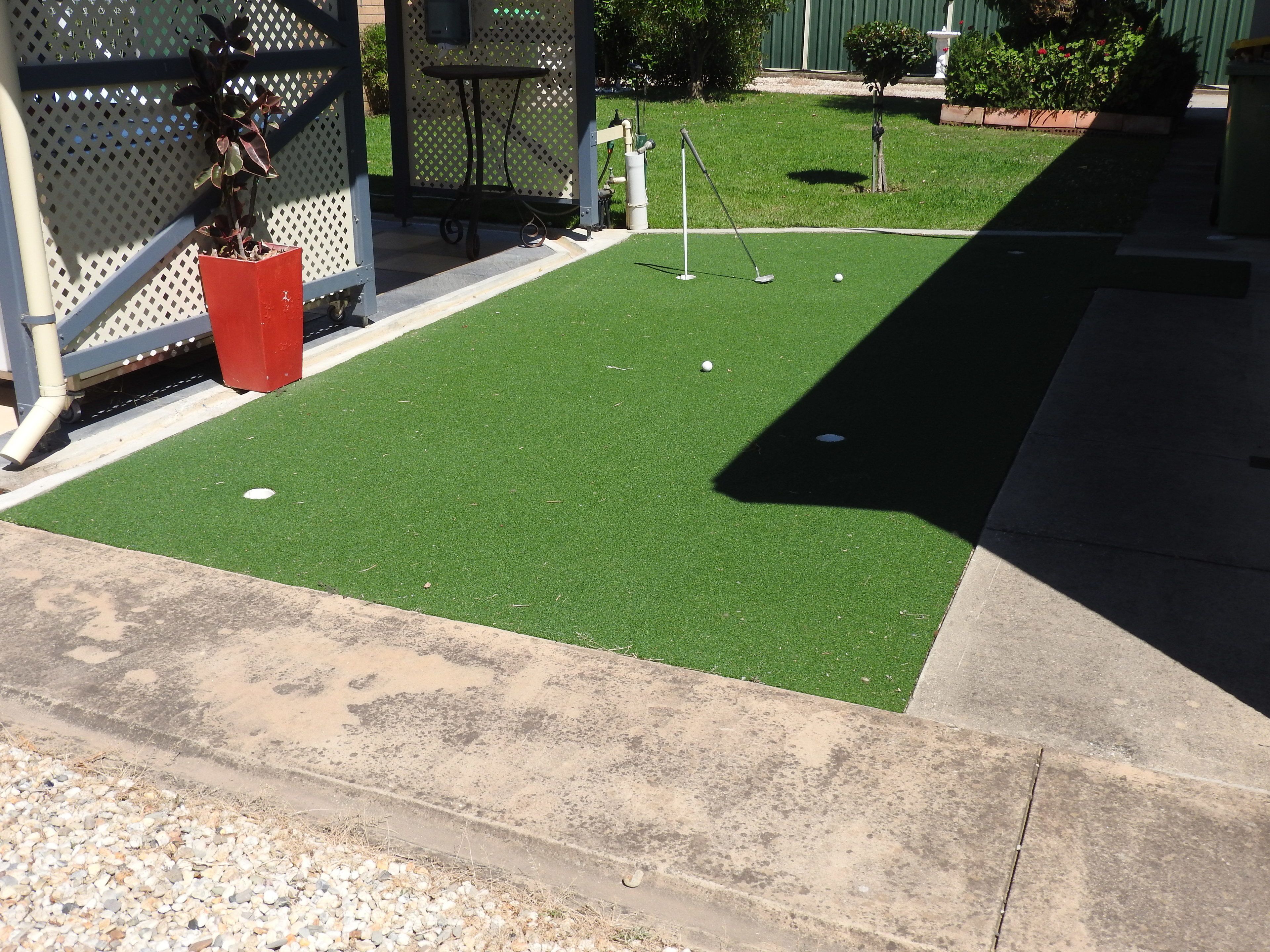 Mini-golf