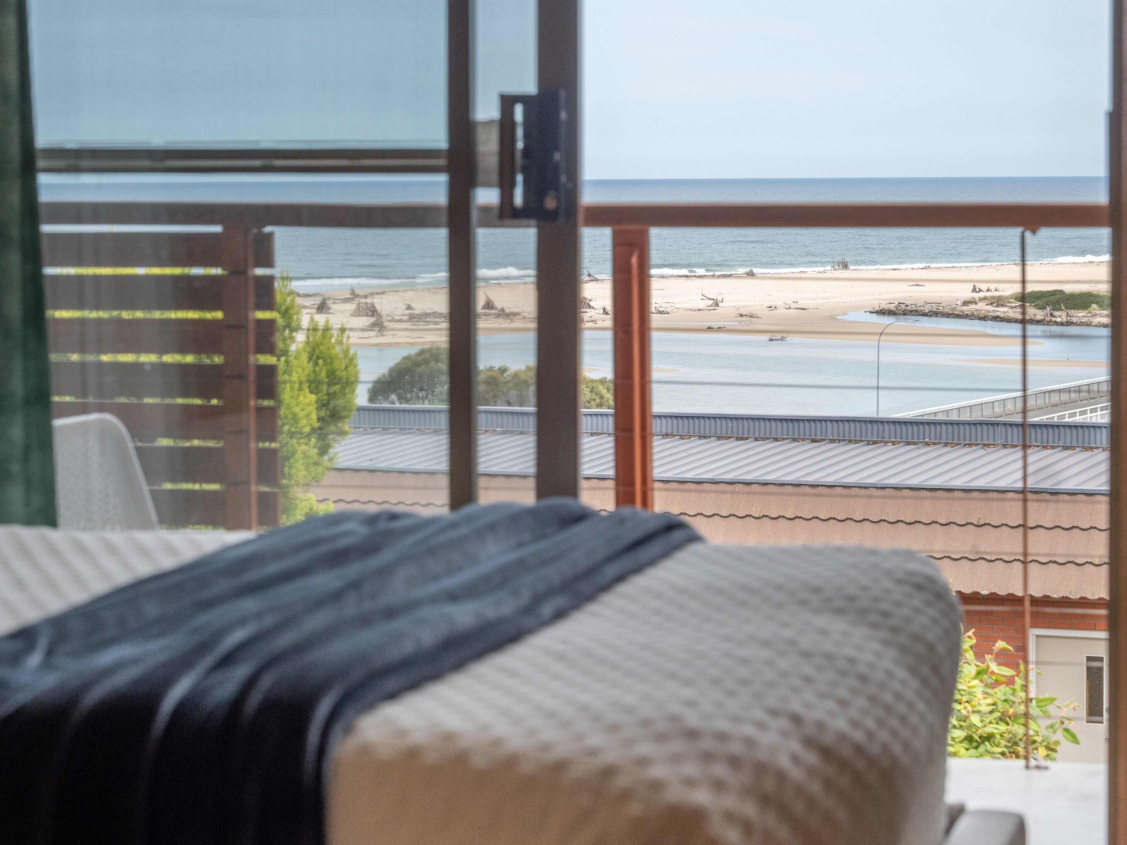 Executive Apartment, 1 Bedroom, Non Smoking, Kitchenette | Living area | 0-inch Smart TV with digital channels, TV